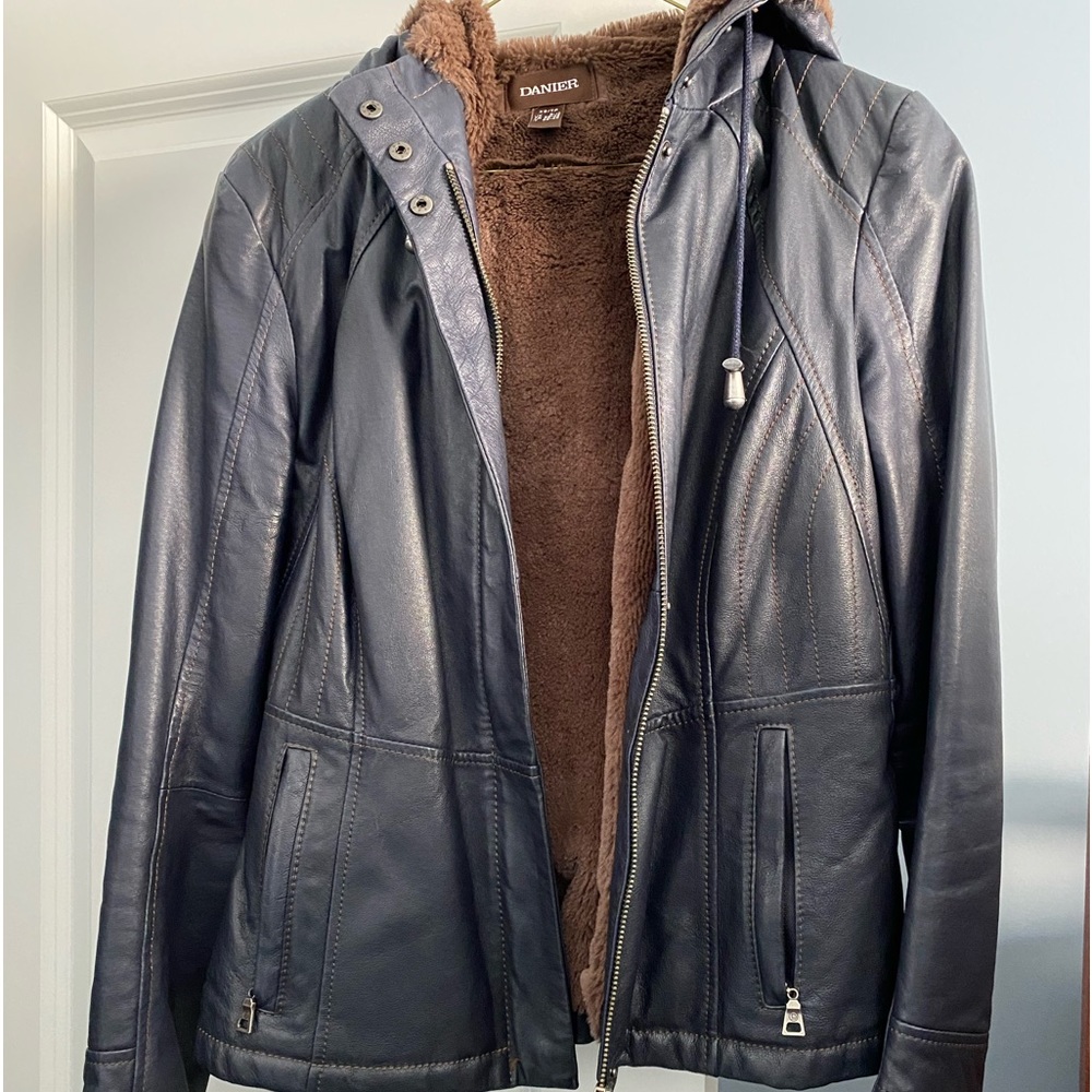 Leather jacket - Picture 2 of 5